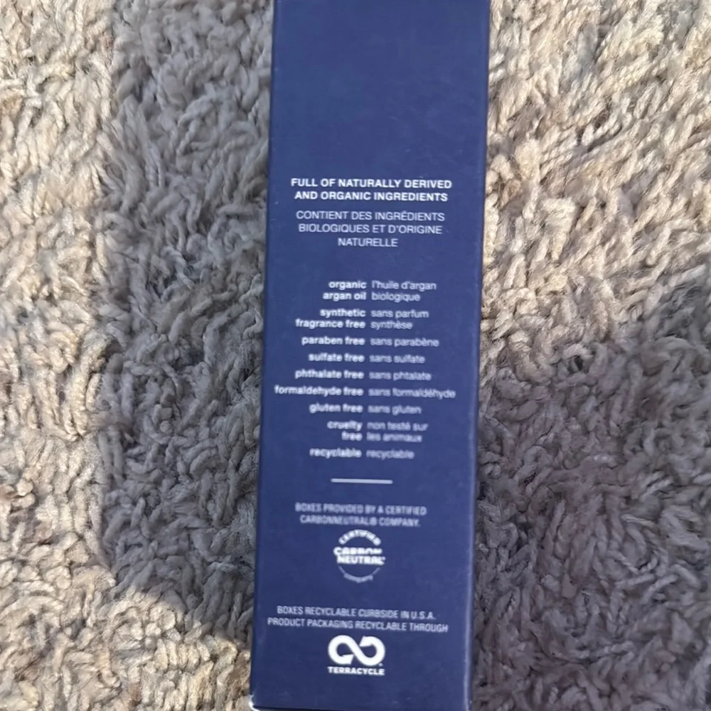 JOSIE MARAN Skin Dope Facial in Navy Blue - Picture 3 of 3